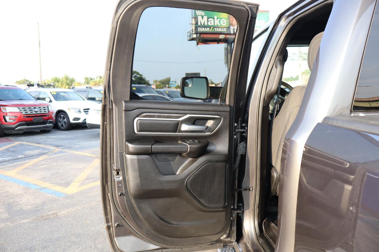 RAM 1500 Big Horn 4x2 Quad Cab 6'4" Box 2022