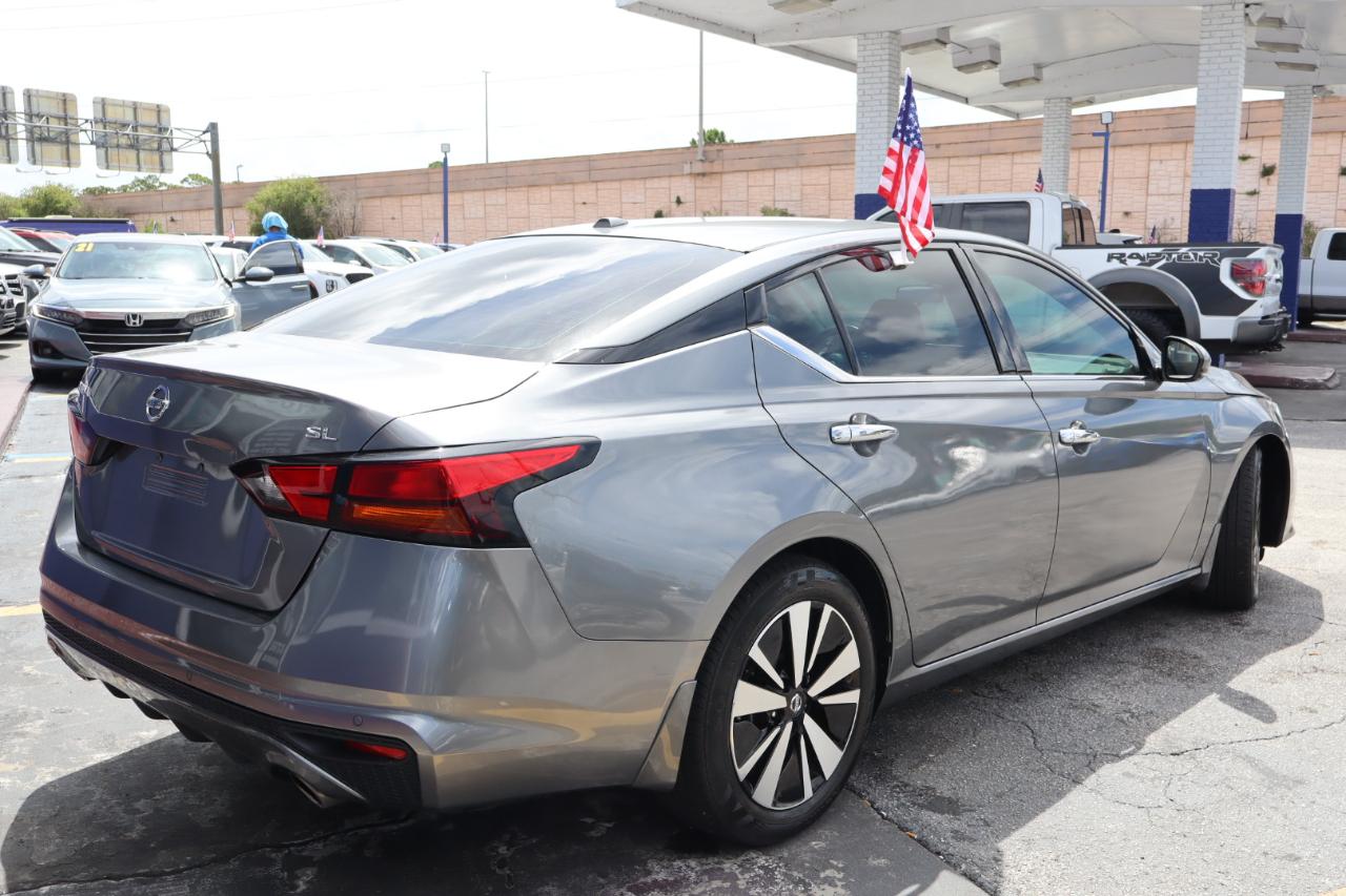 Nissan Altima 2.5 SL Sedan 2021