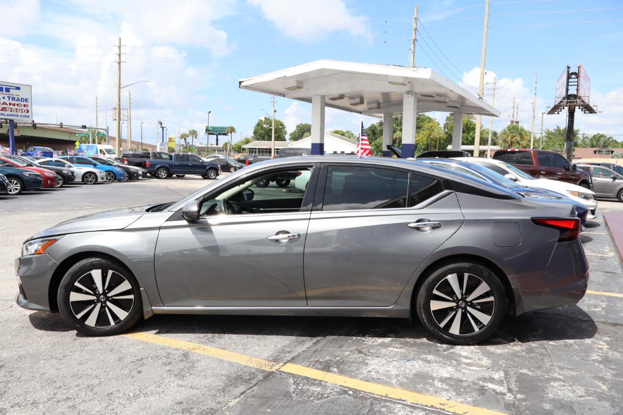 Nissan Altima 2.5 SL Sedan 2021
