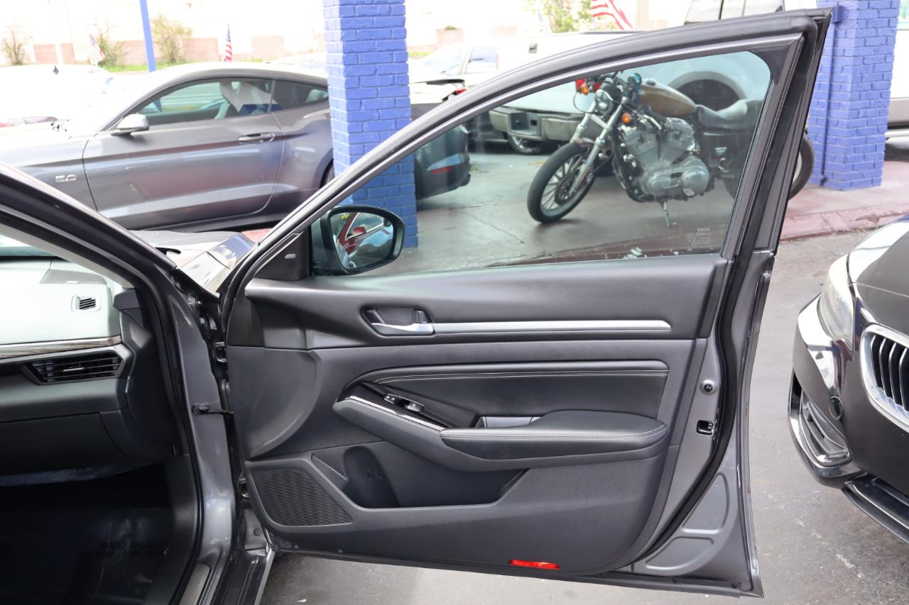 Nissan Altima 2.5 SL Sedan 2021