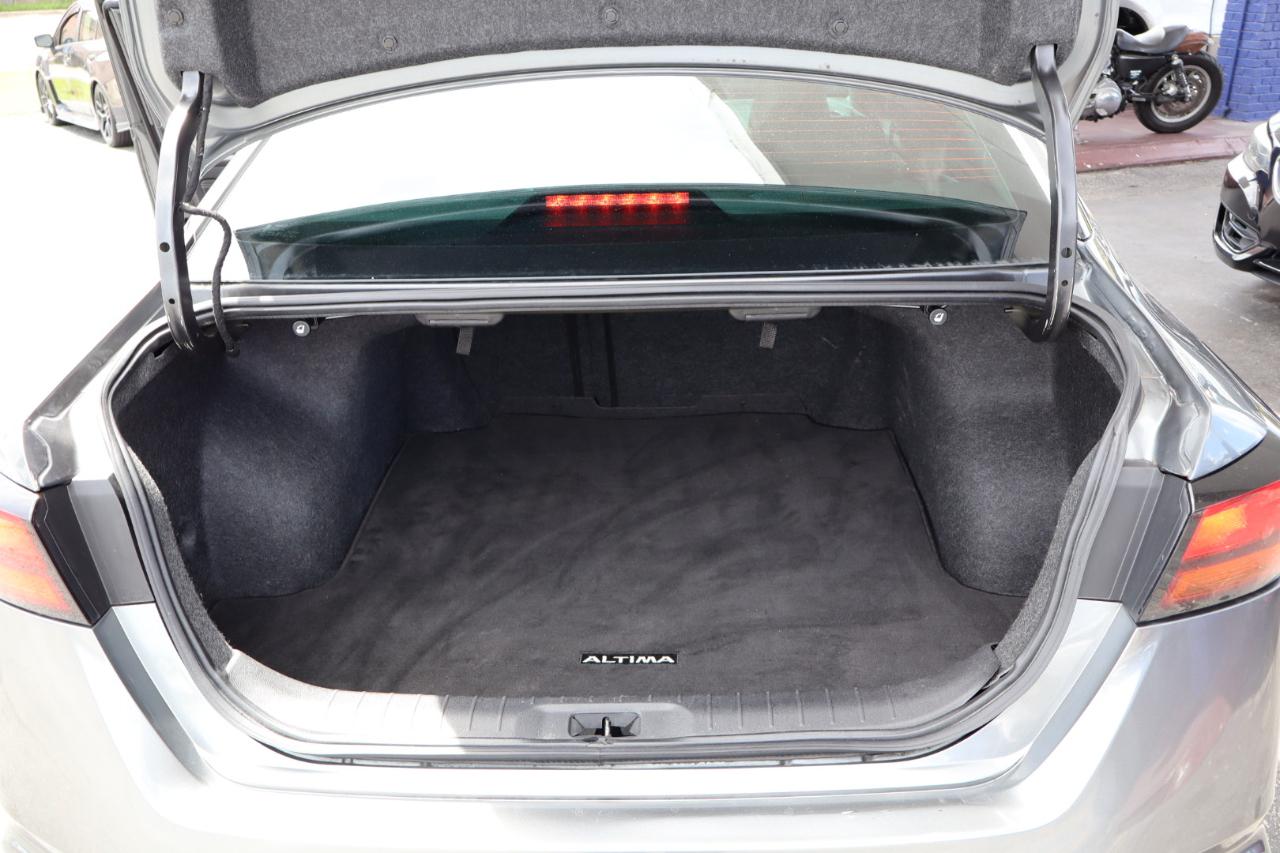 Nissan Altima 2.5 SL Sedan 2021
