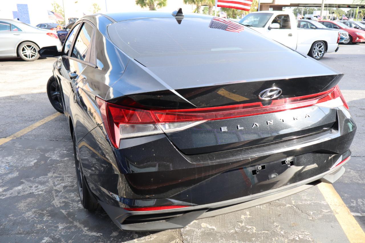 Hyundai Elantra SEL IVT 2023