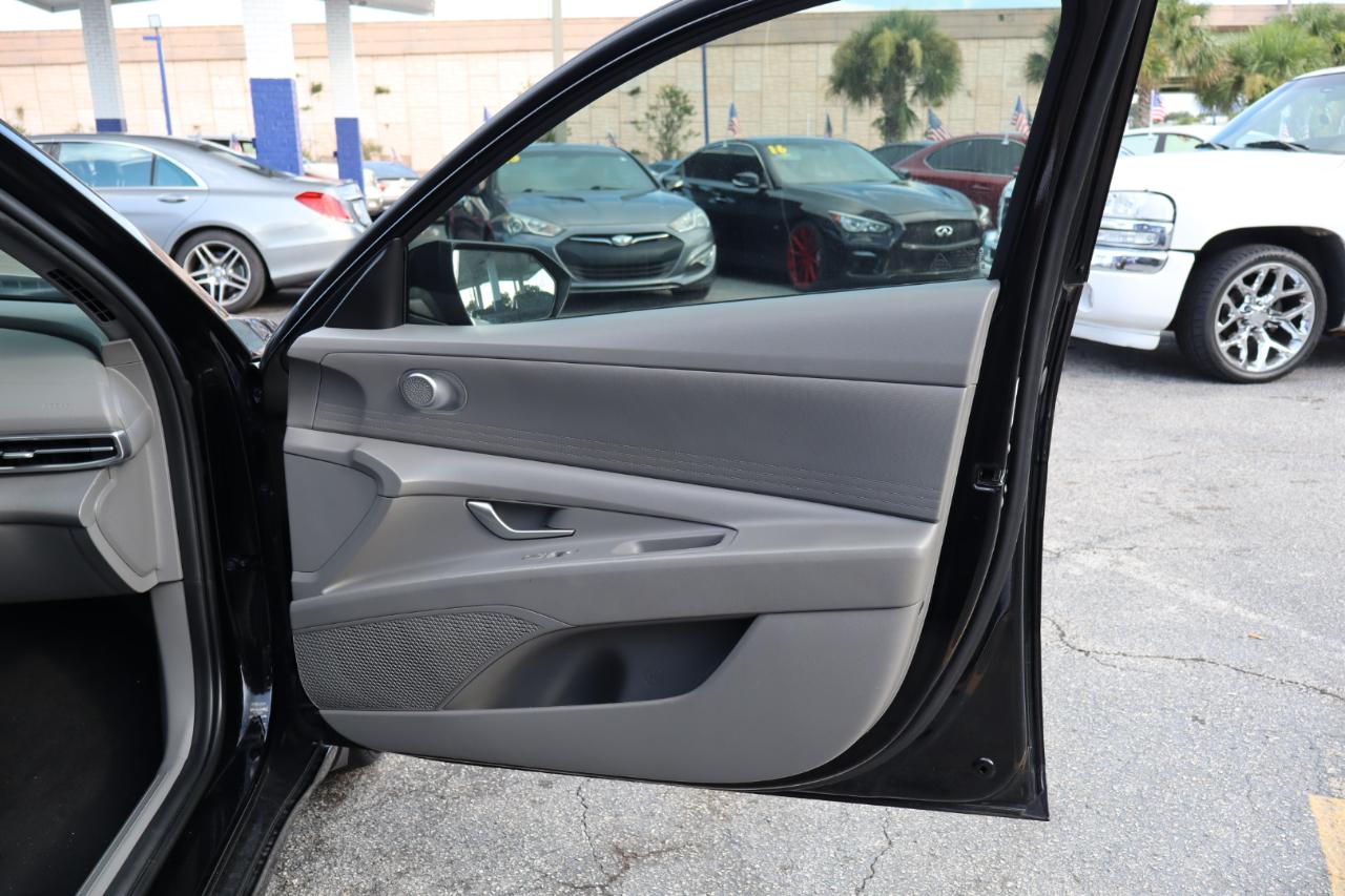 Hyundai Elantra SEL IVT 2023
