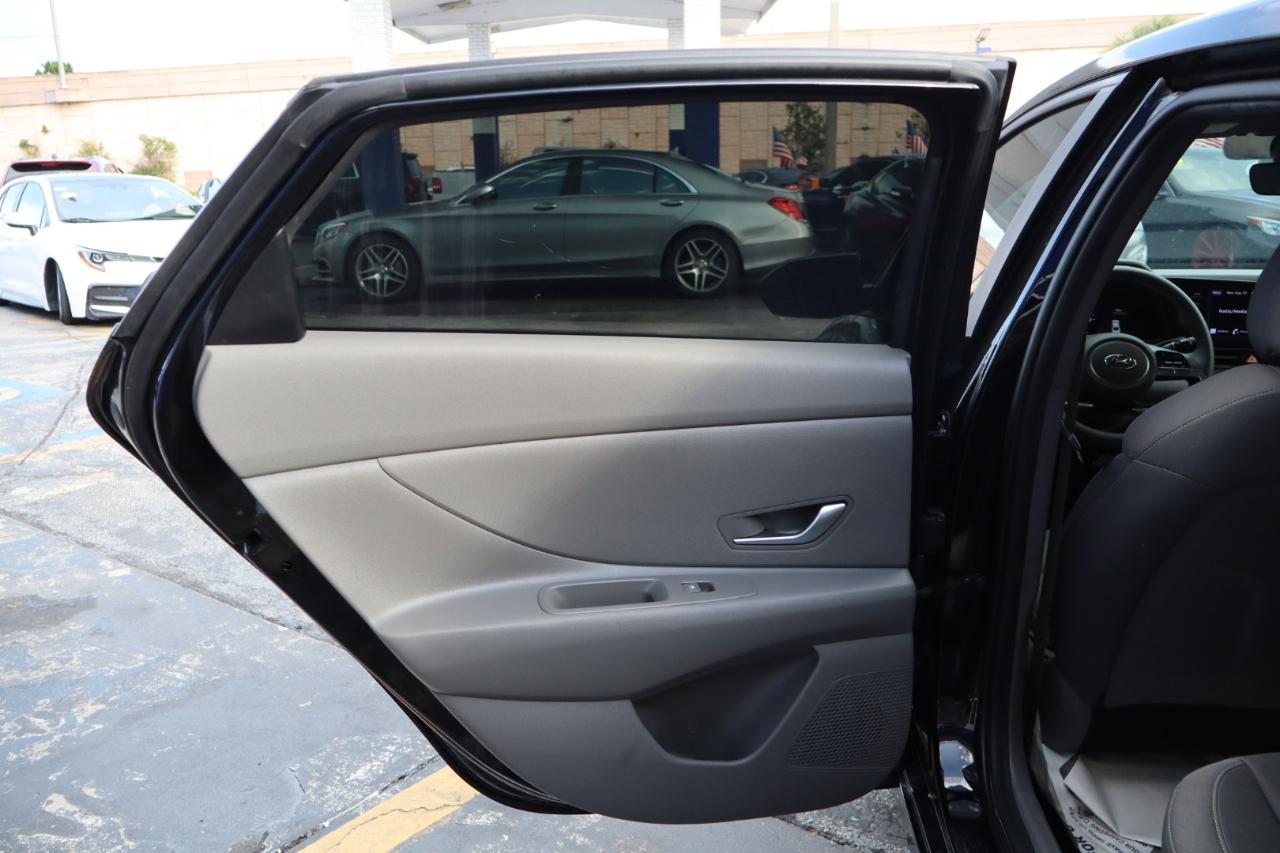 Hyundai Elantra SEL IVT 2023