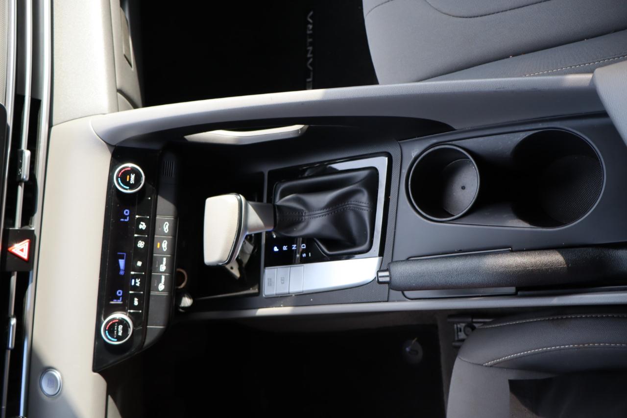 Hyundai Elantra SEL IVT 2023