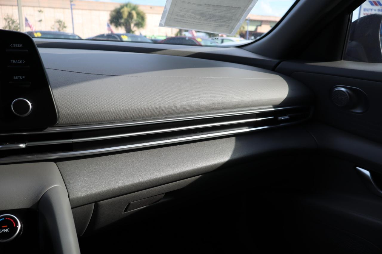 Hyundai Elantra SEL IVT 2023