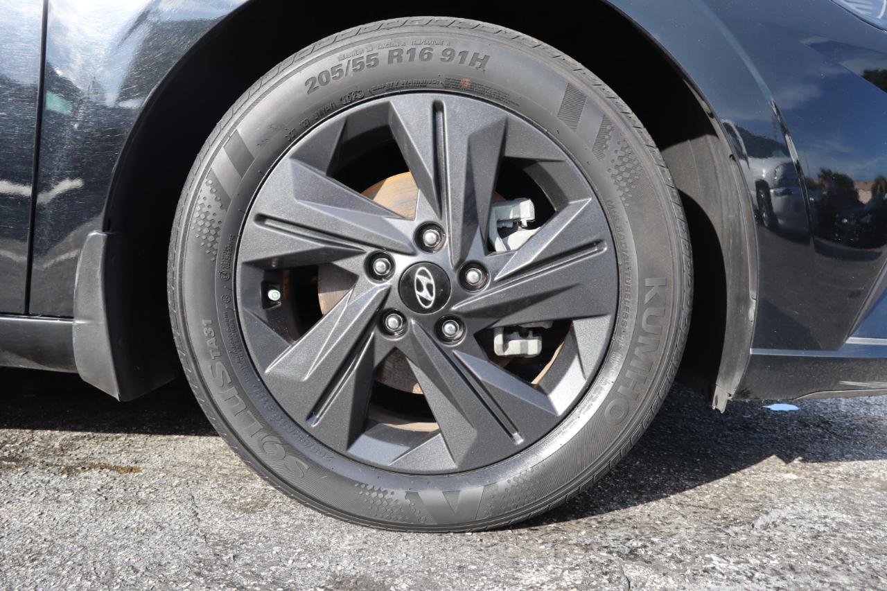 Hyundai Elantra SEL IVT 2023