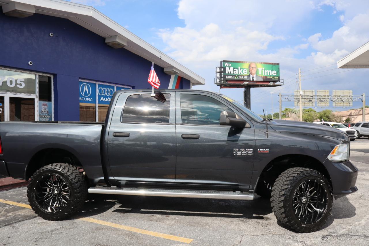 RAM 1500 2WD Crew Cab 140.5" Express 2016