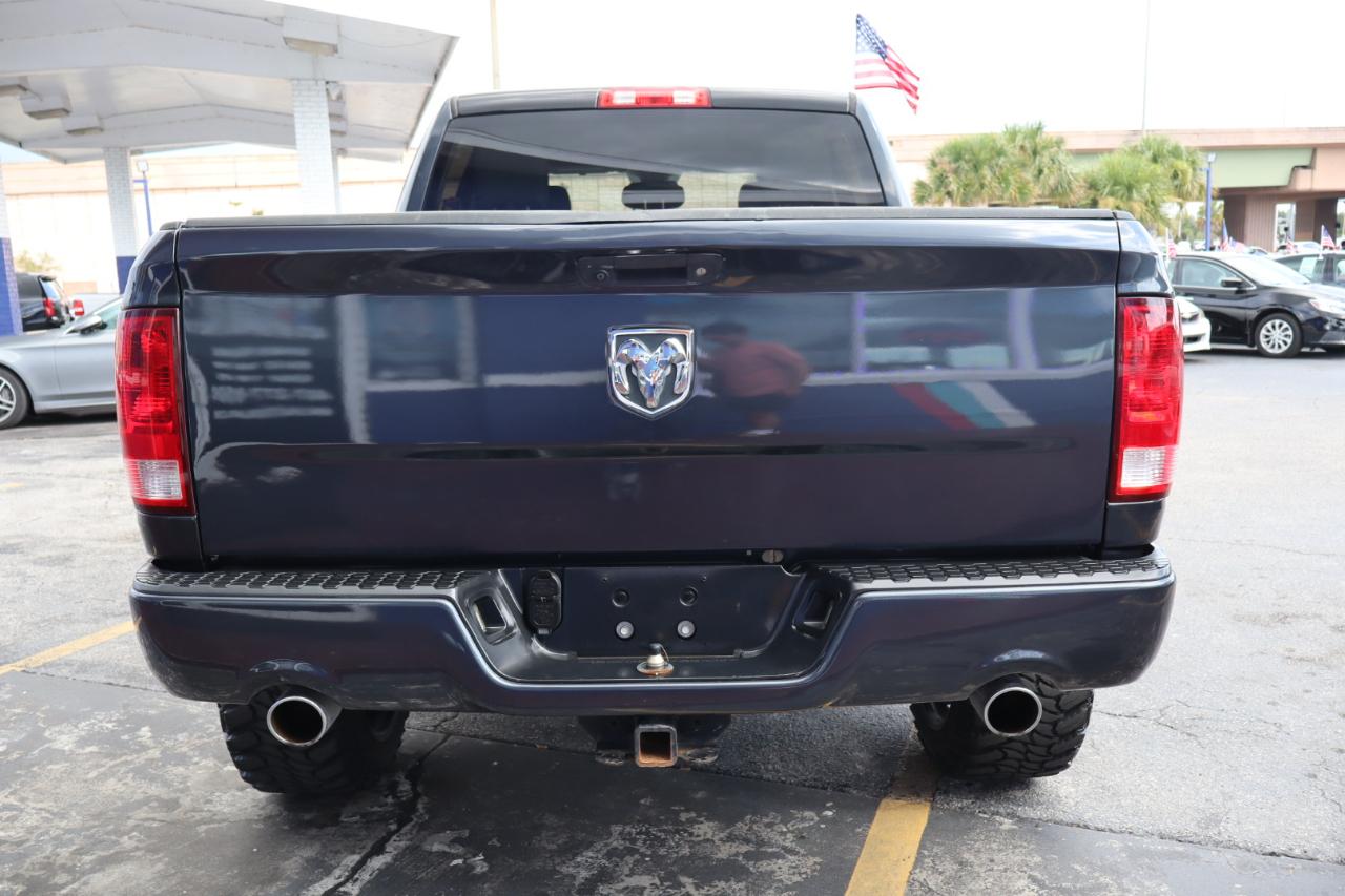 RAM 1500 2WD Crew Cab 140.5" Express 2016