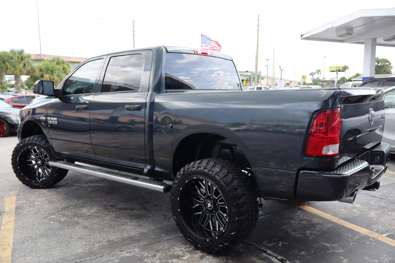 RAM 1500 2WD Crew Cab 140.5" Express 2016