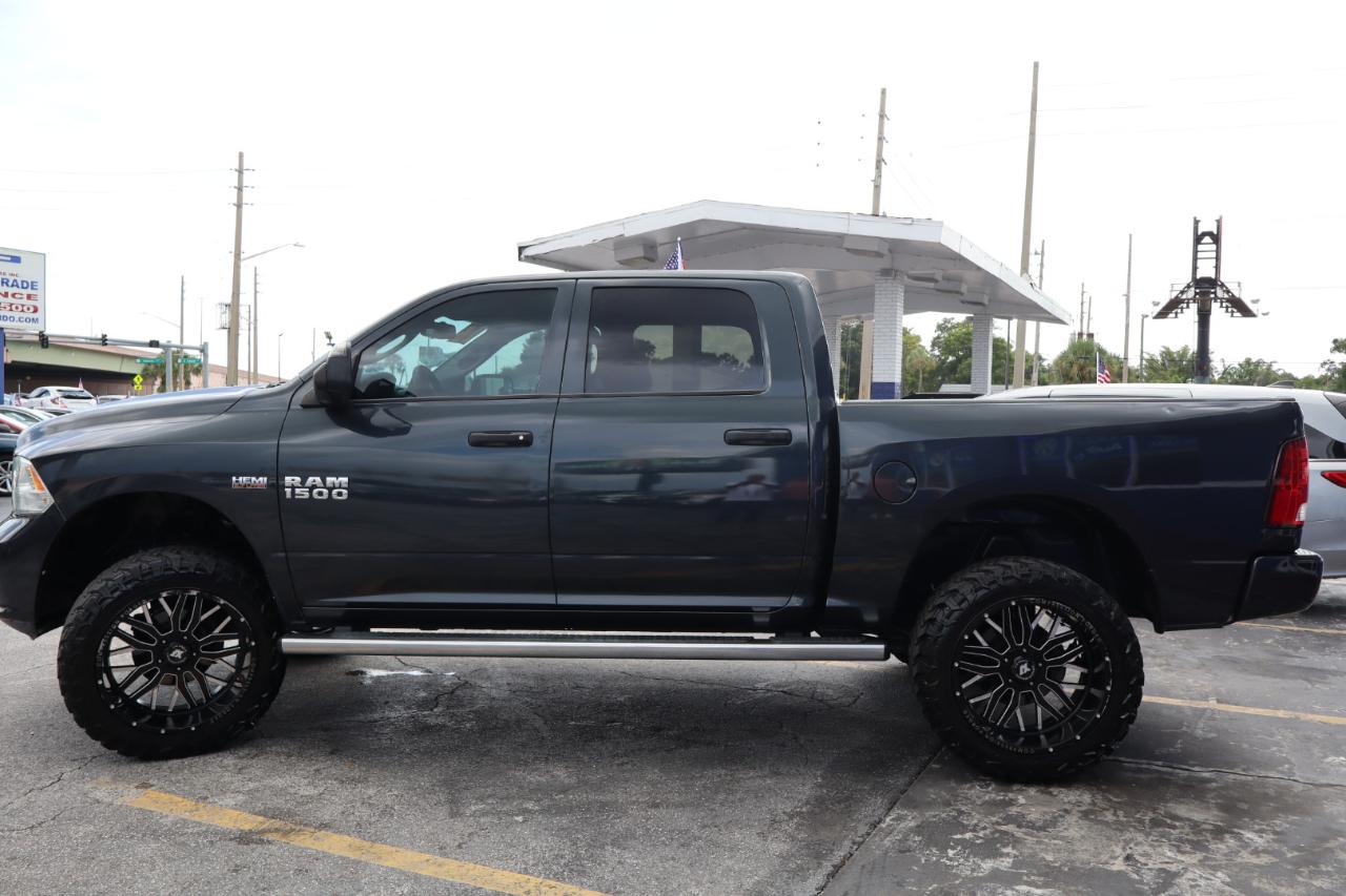 RAM 1500 2WD Crew Cab 140.5" Express 2016