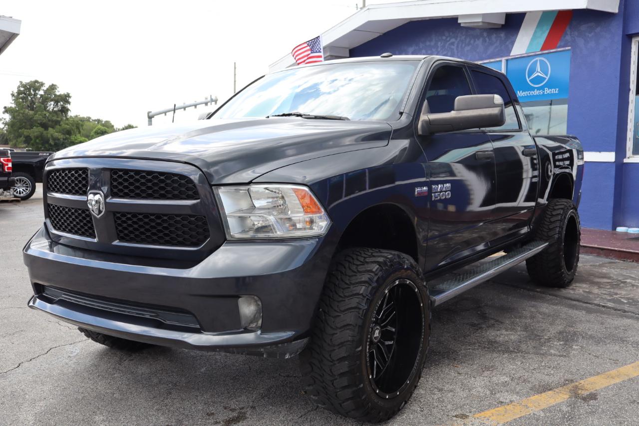 RAM 1500 2WD Crew Cab 140.5" Express 2016