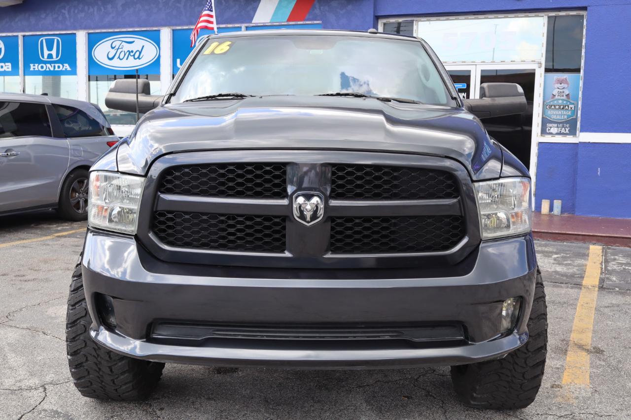 RAM 1500 2WD Crew Cab 140.5" Express 2016