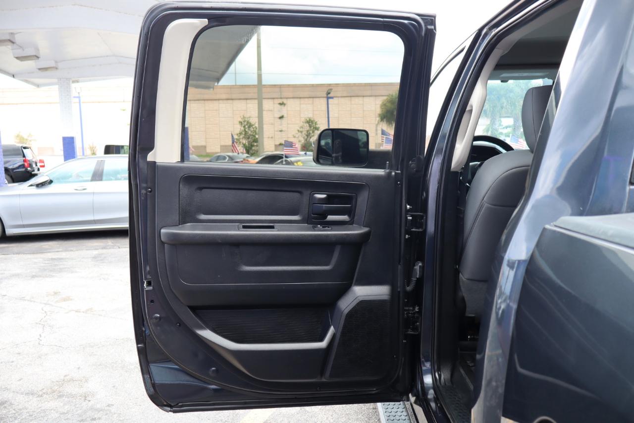 RAM 1500 2WD Crew Cab 140.5" Express 2016