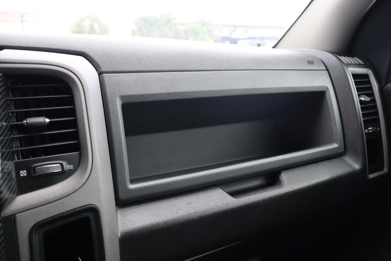 RAM 1500 2WD Crew Cab 140.5" Express 2016