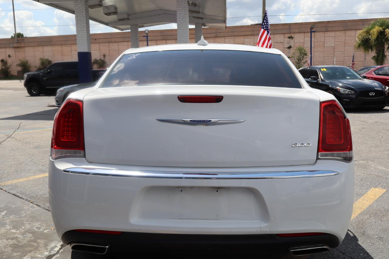 Chrysler 300 Limited RWD 2020