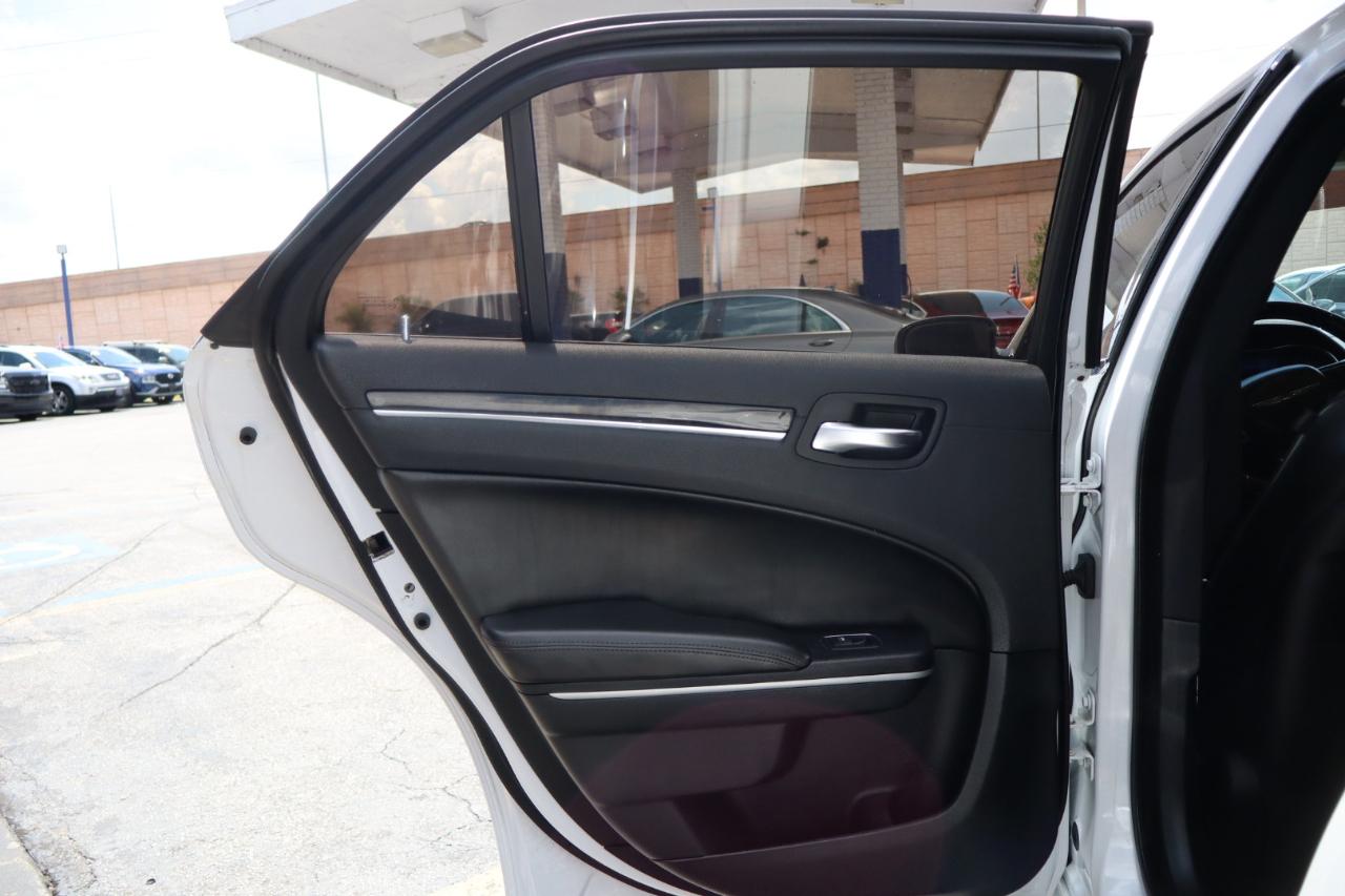 Chrysler 300 Limited RWD 2020
