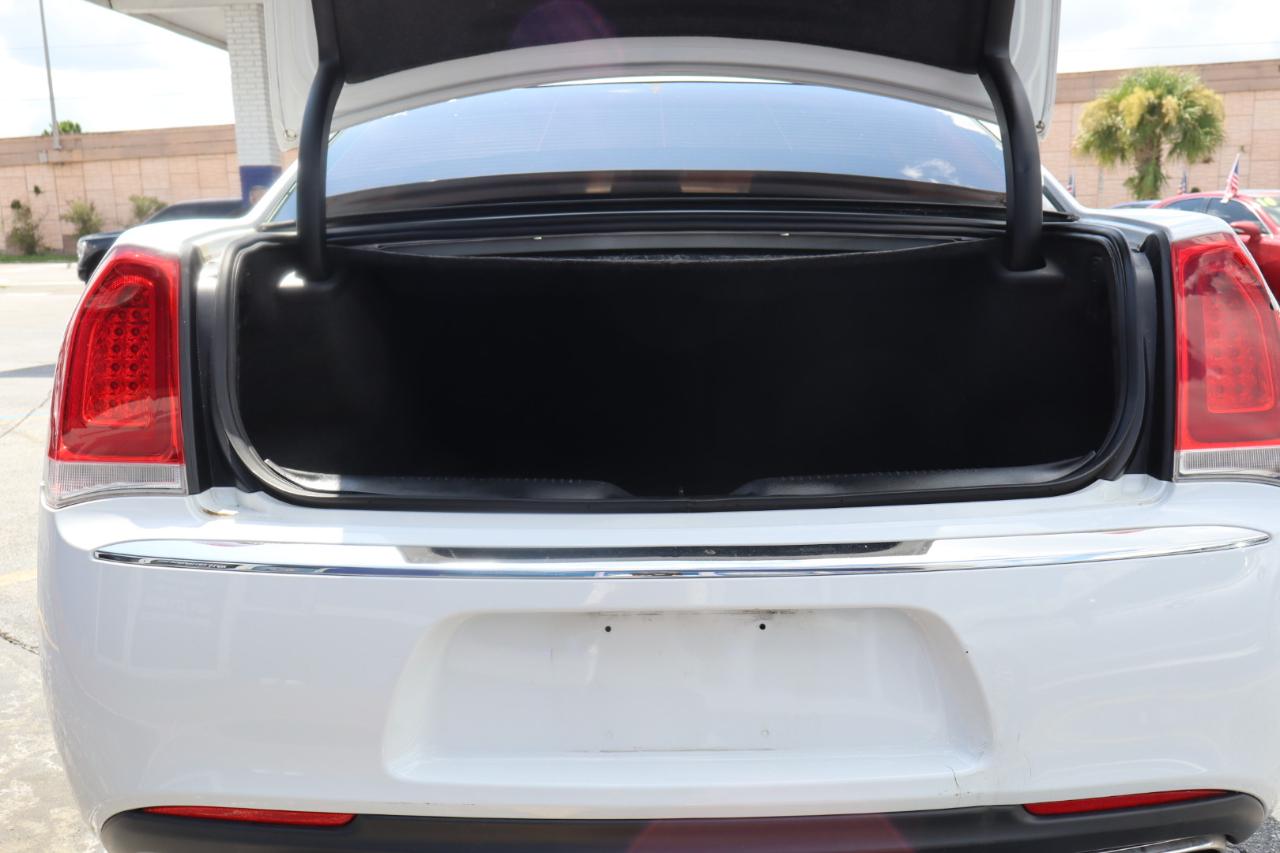 Chrysler 300 Limited RWD 2020