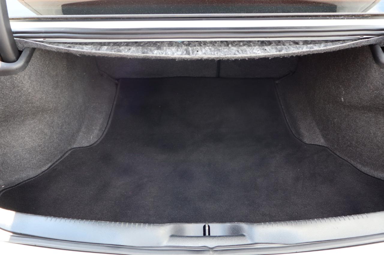 Chrysler 300 Limited RWD 2020