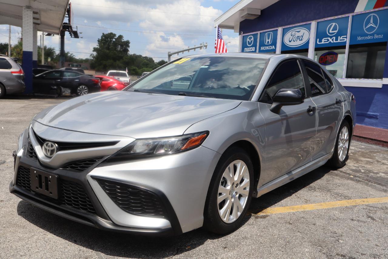 Toyota Camry SE Auto (Natl) 2021