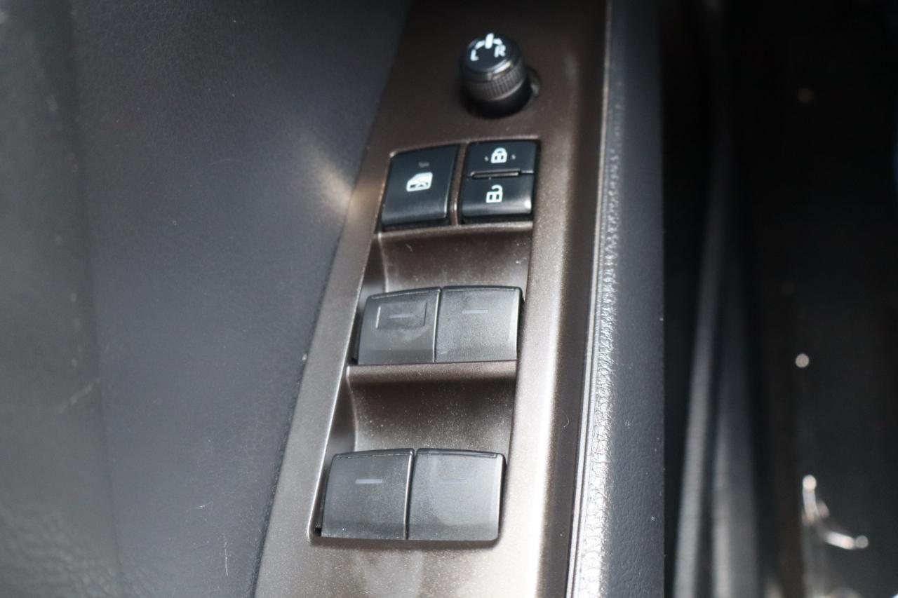 Toyota Camry SE Auto (Natl) 2021