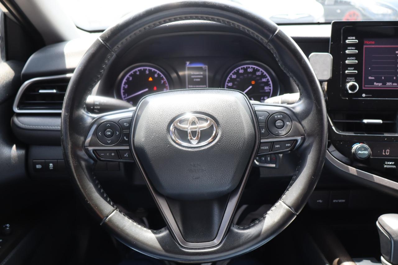 Toyota Camry SE Auto (Natl) 2021