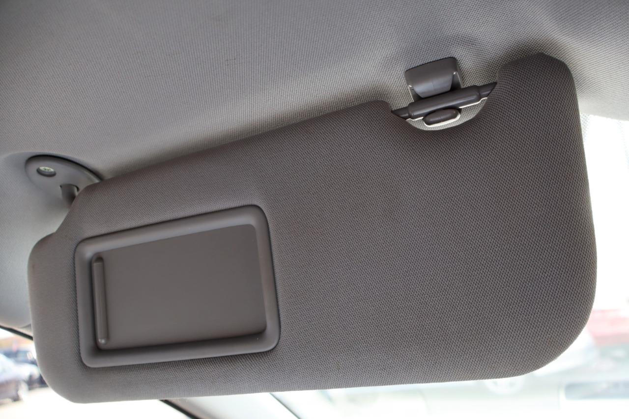 Toyota Camry SE Auto (Natl) 2021