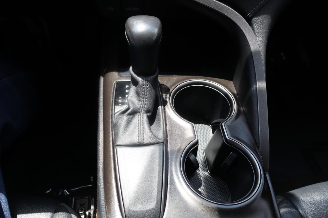 Toyota Camry SE Auto (Natl) 2021
