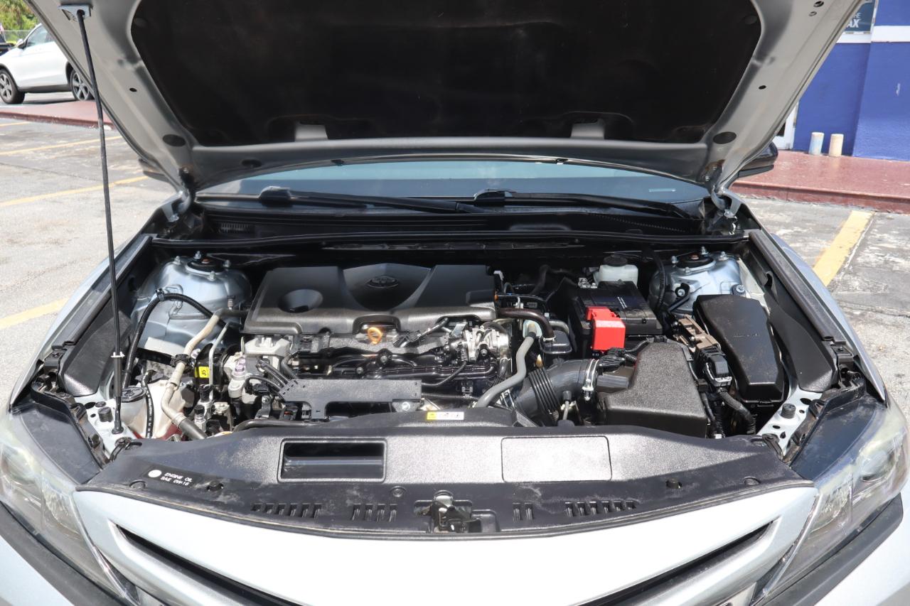 Toyota Camry SE Auto (Natl) 2021