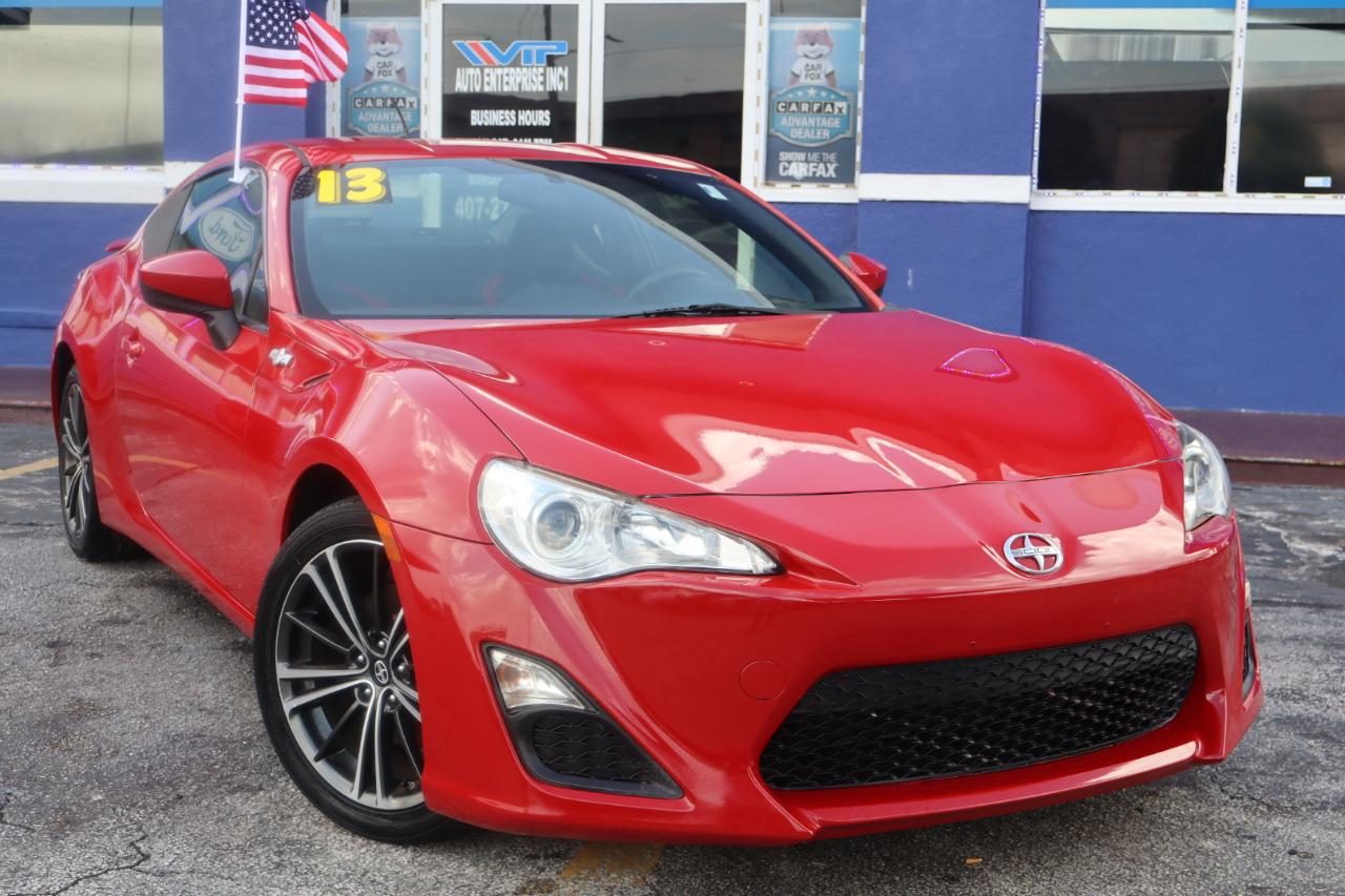 Scion FR-S 2dr Cpe Man (Natl) 2013