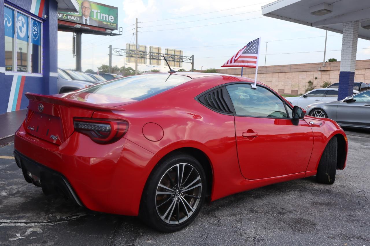 Scion FR-S 2dr Cpe Man (Natl) 2013