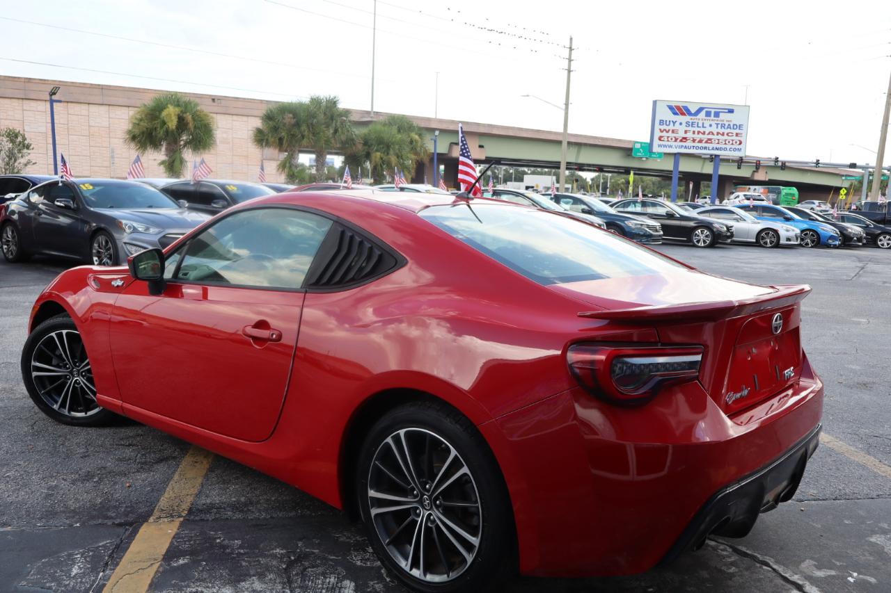 Scion FR-S 2dr Cpe Man (Natl) 2013