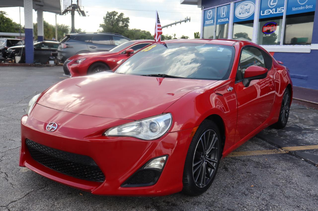 Scion FR-S 2dr Cpe Man (Natl) 2013