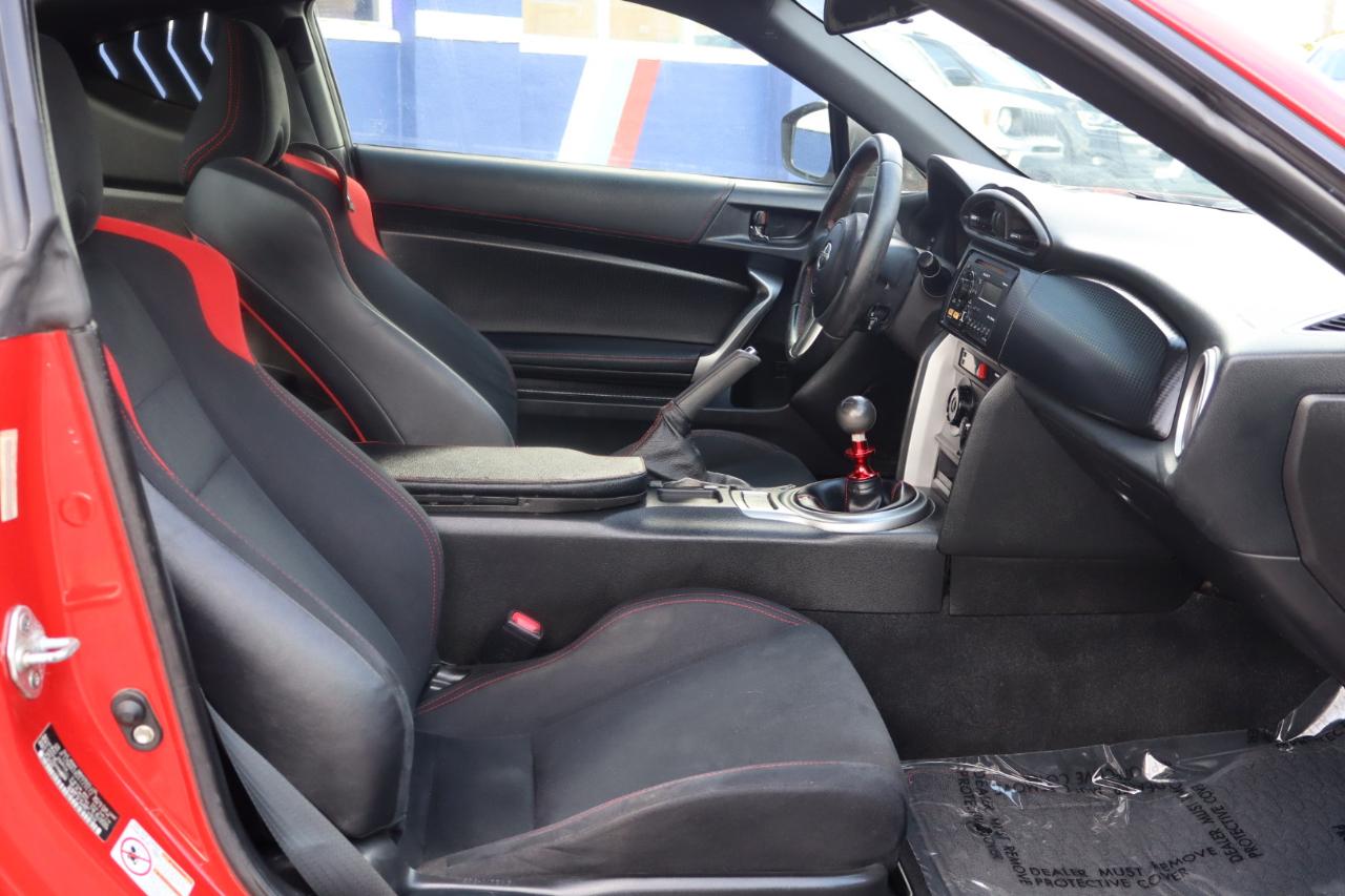 Scion FR-S 2dr Cpe Man (Natl) 2013