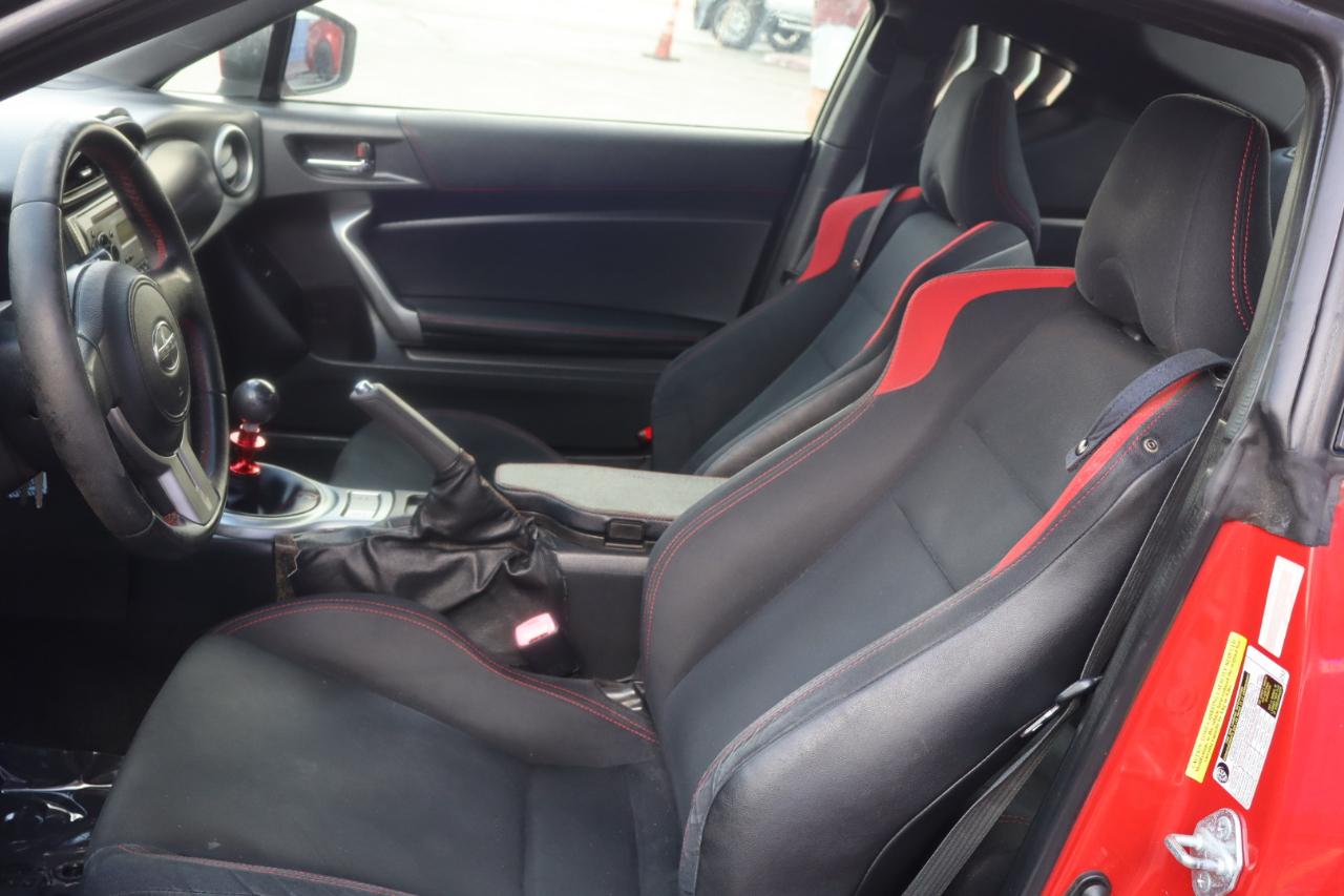 Scion FR-S 2dr Cpe Man (Natl) 2013