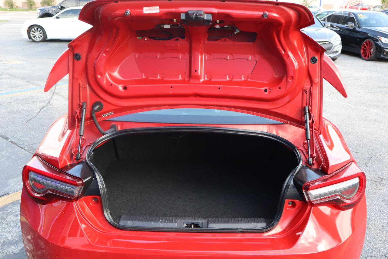Scion FR-S 2dr Cpe Man (Natl) 2013