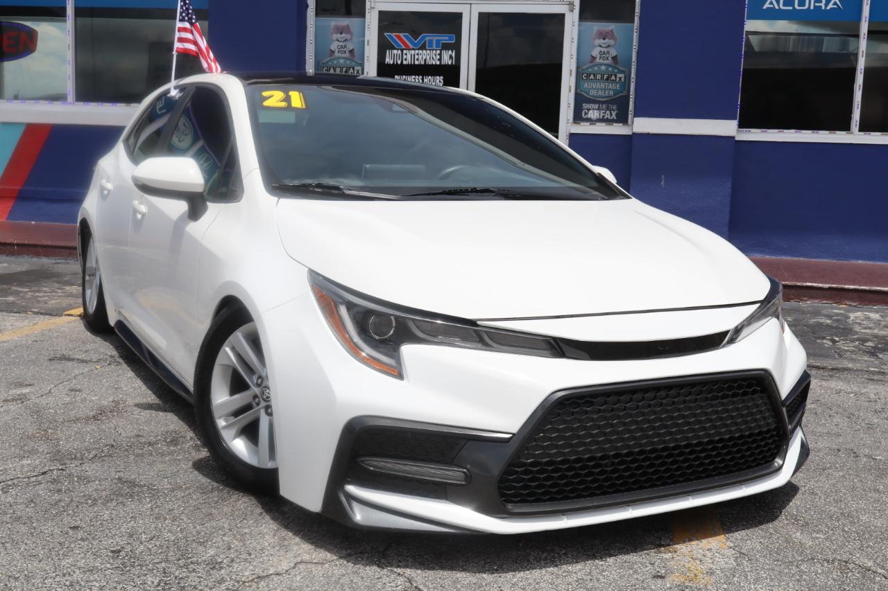 Toyota Corolla Hatchback SE Manual (Natl) 2022