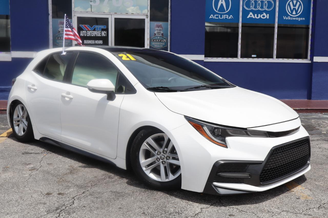Toyota Corolla Hatchback SE Manual (Natl) 2022