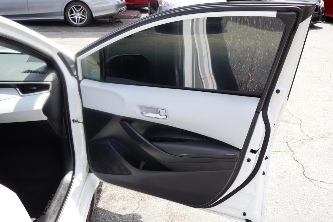 Toyota Corolla Hatchback SE Manual (Natl) 2022