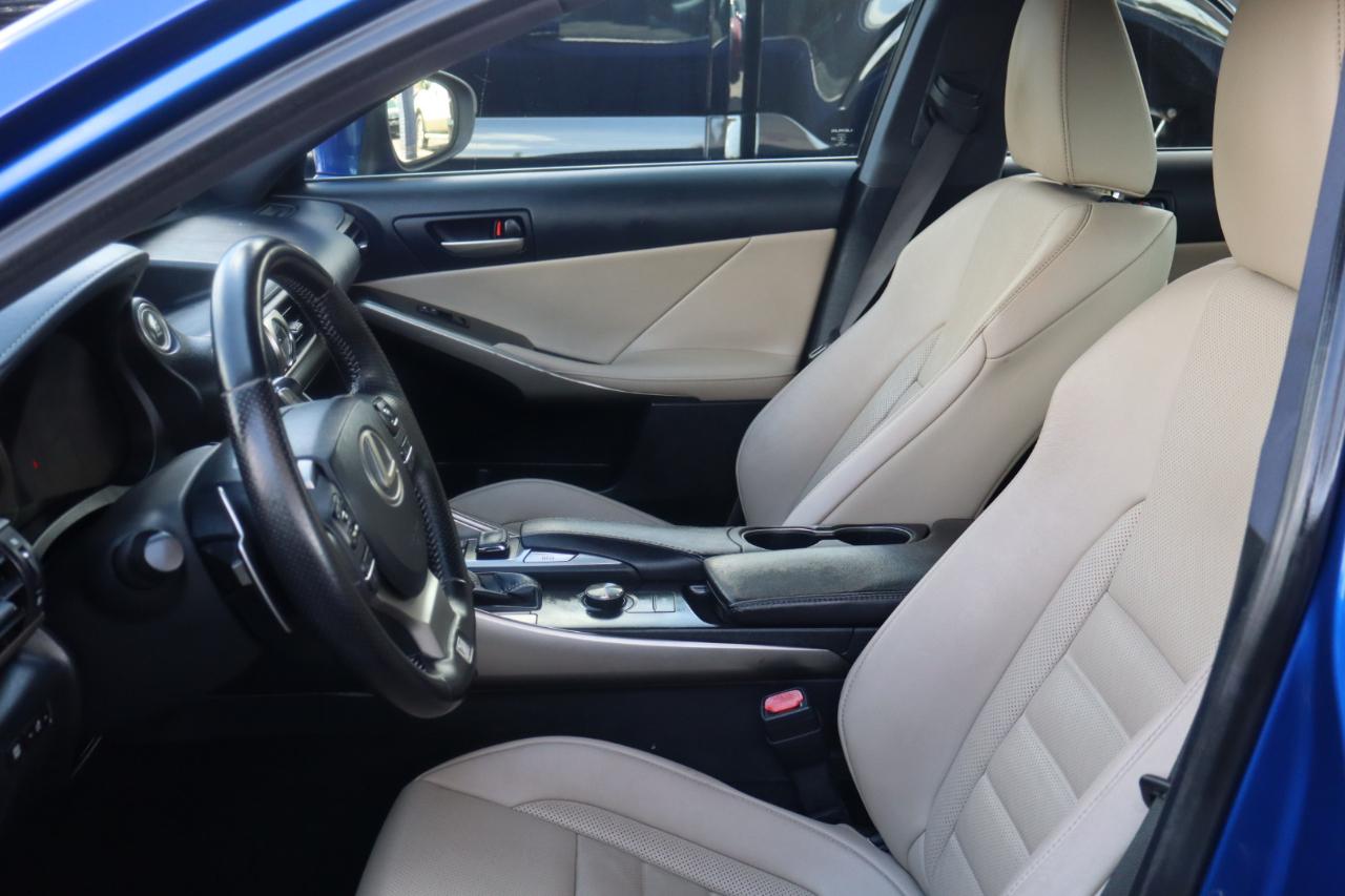 Lexus IS IS 300 RWD 2018
