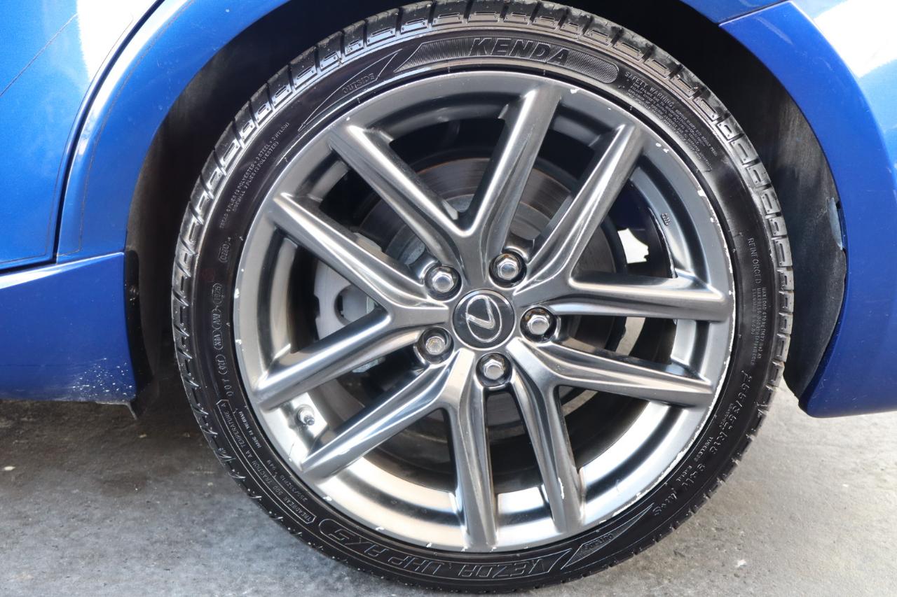 Lexus IS IS 300 RWD 2018