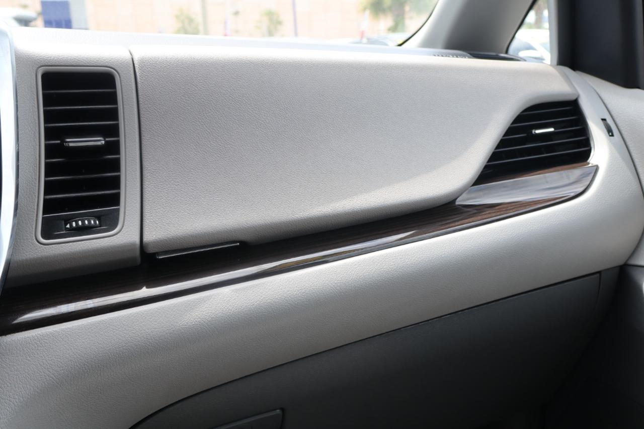 Toyota Sienna Limited Premium AWD 7-Passenger (Natl) 2018