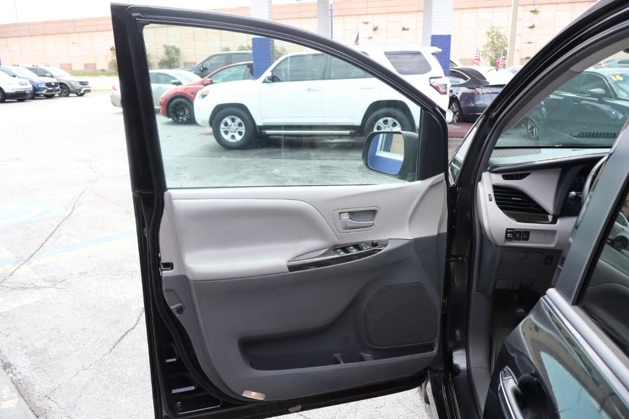 Toyota Sienna Limited Premium AWD 7-Passenger (Natl) 2018