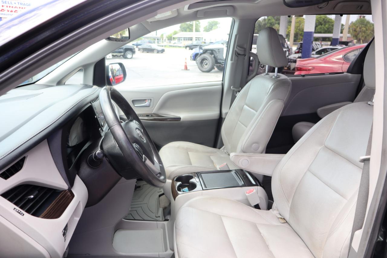 Toyota Sienna Limited Premium AWD 7-Passenger (Natl) 2018