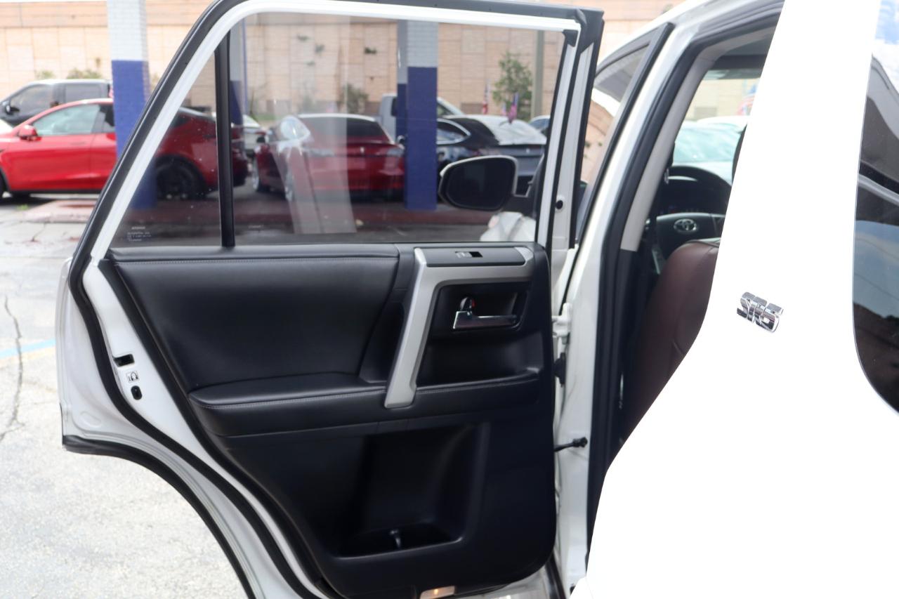 Toyota 4Runner RWD 4dr V6 SR5 Premium (Natl) 2014