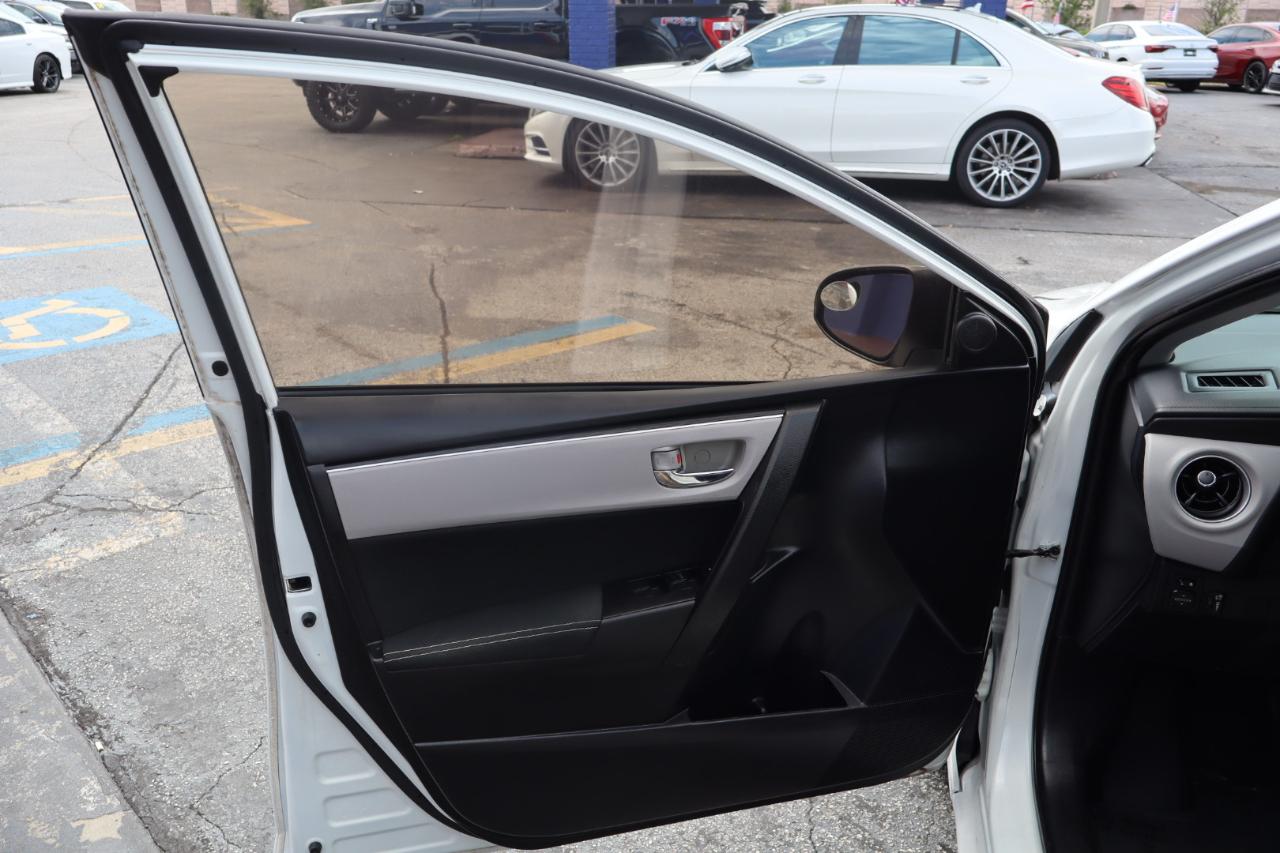 Toyota Corolla XLE CVT (Natl) 2018