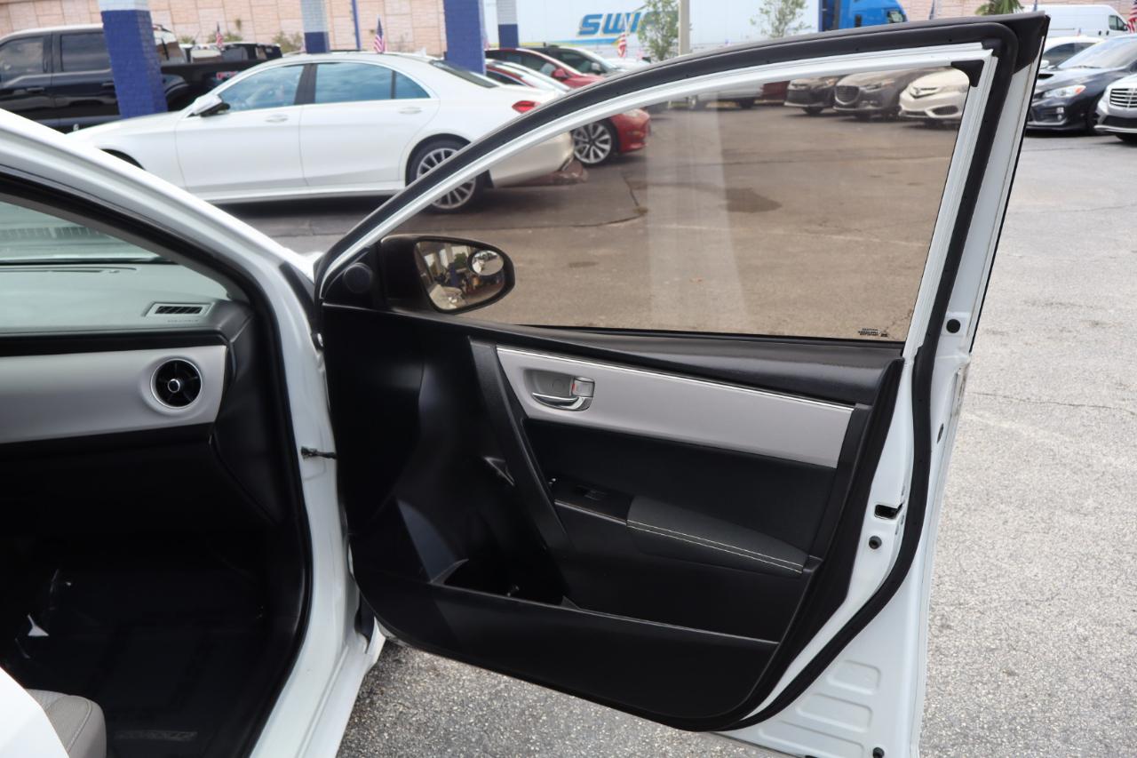 Toyota Corolla XLE CVT (Natl) 2018