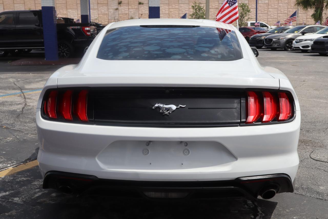 Ford Mustang EcoBoost Fastback 2018