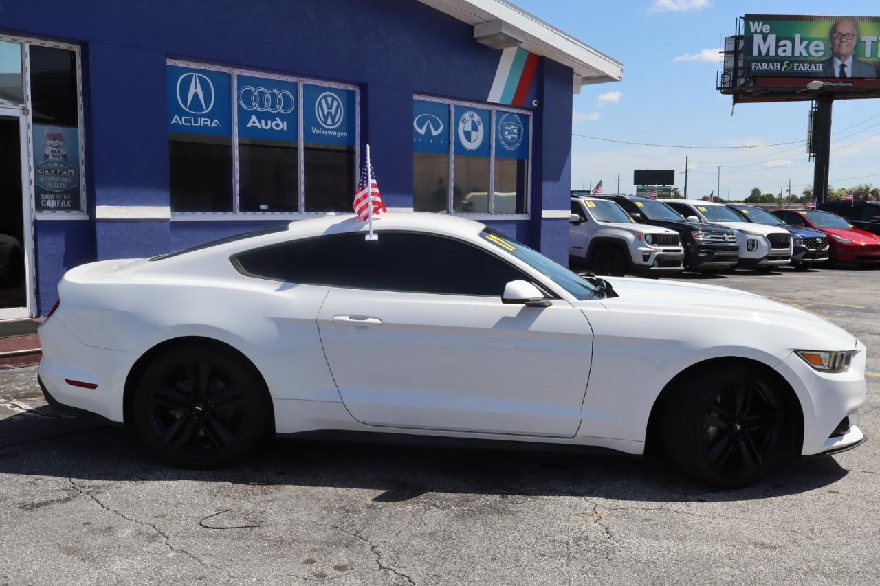 Ford Mustang EcoBoost Fastback 2017