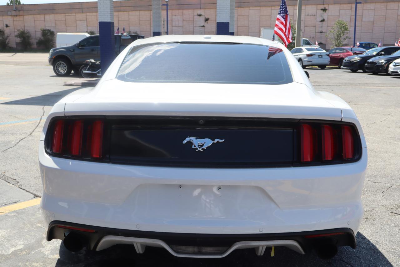 Ford Mustang EcoBoost Fastback 2017